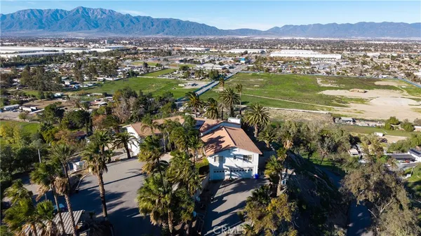 $1,900,000 | 11251 Laurel Avenue, Bloomington, CA 92316