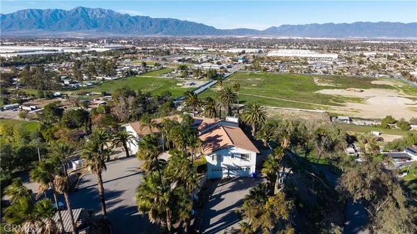$1,900,000 | 11251 Laurel Avenue, Bloomington, CA 92316