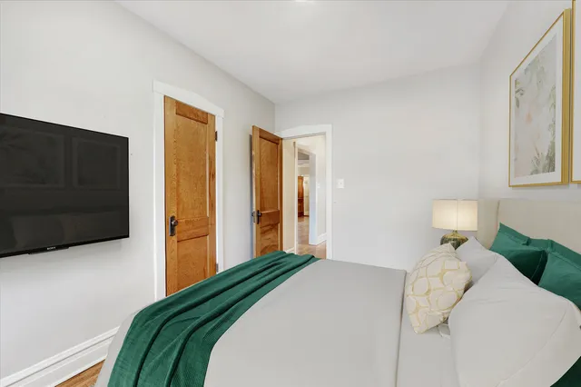 $399,999 | 1010 South Oak Park Avenue, Oak Park, IL 60304