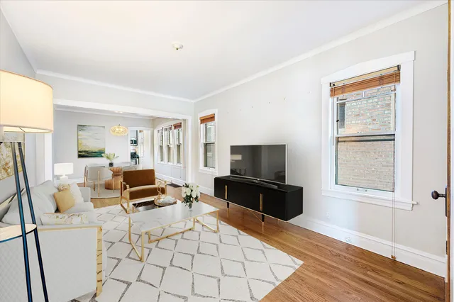 $399,999 | 1010 South Oak Park Avenue, Oak Park, IL 60304