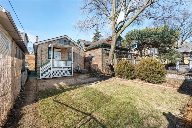 $399,999 | 1010 South Oak Park Avenue, Oak Park, IL 60304