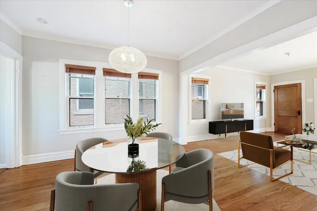 $399,999 | 1010 South Oak Park Avenue, Oak Park, IL 60304