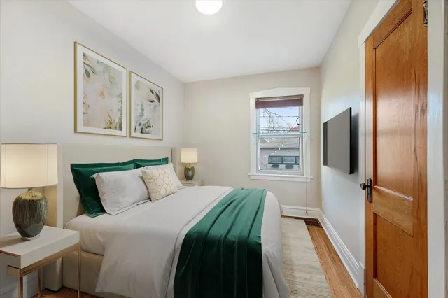 $399,999 | 1010 South Oak Park Avenue, Oak Park, IL 60304