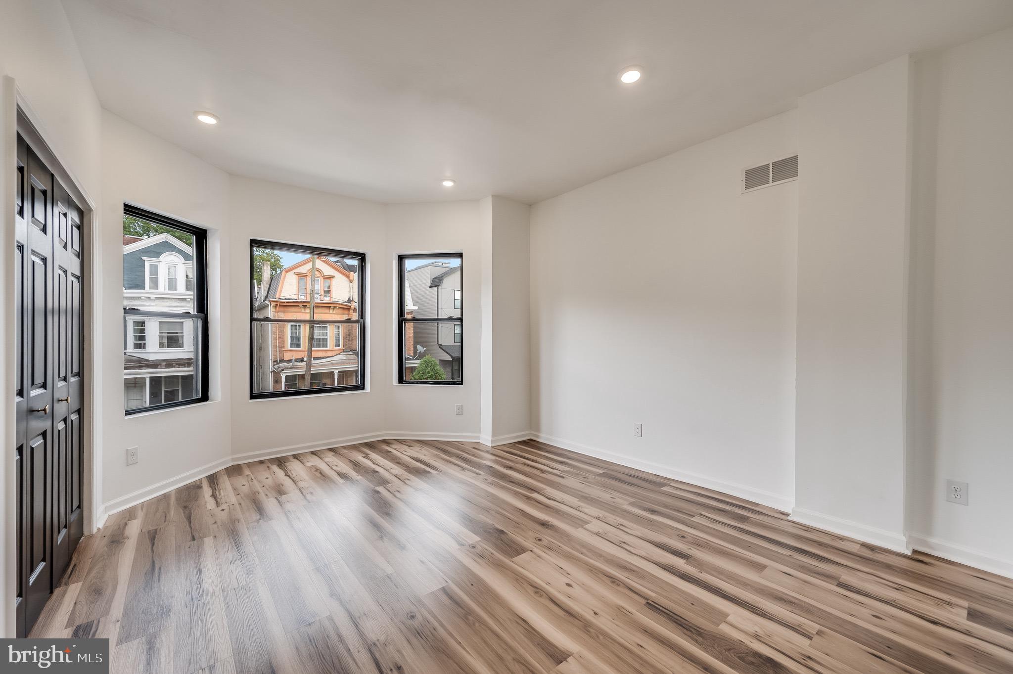 111 West Sharpnack Street Philadelphia, PA 19119 - Photo 17 of 36