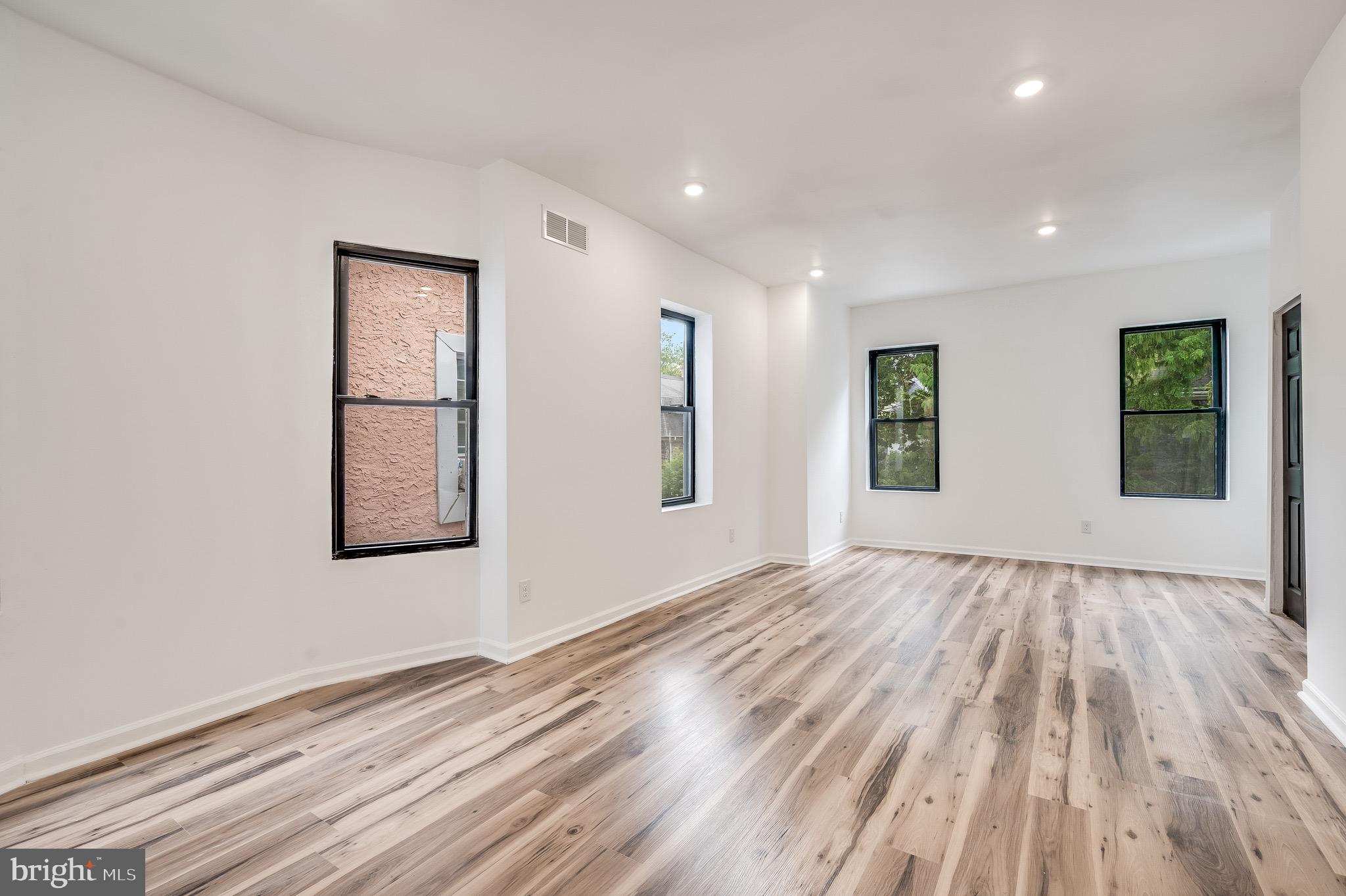 111 West Sharpnack Street Philadelphia, PA 19119 - Photo 21 of 36