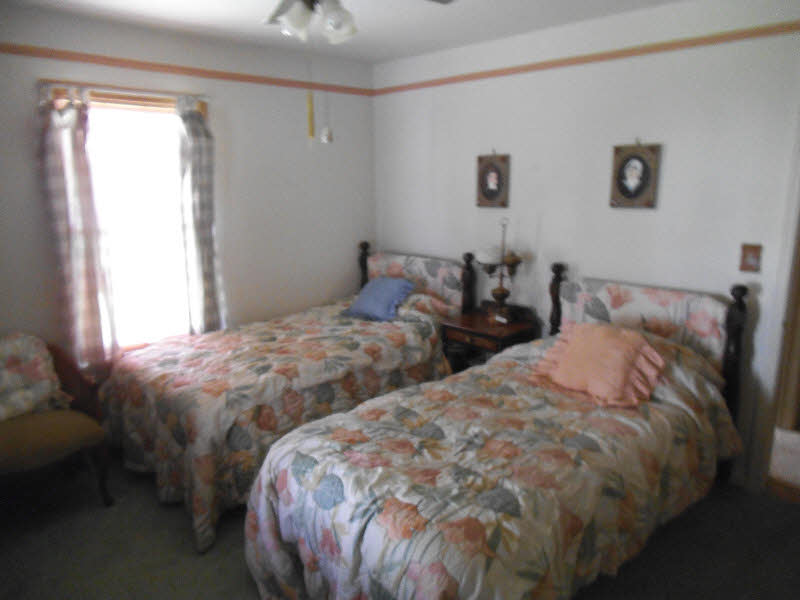 607 36th Street Bay City, MI 48708 - Photo 9 of 13