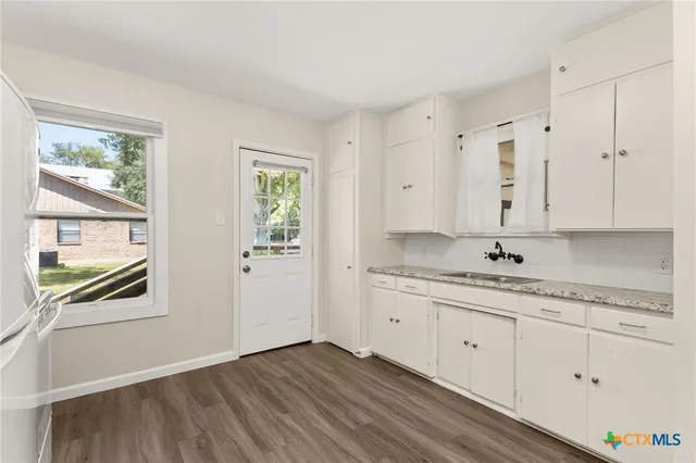 $1,100 | 214 Dallas Street, New Braunfels, TX 78130