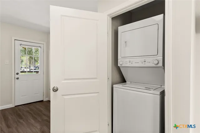 $1,100 | 214 Dallas Street, New Braunfels, TX 78130