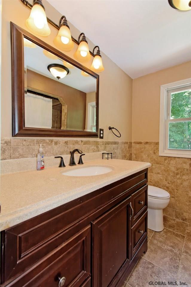 53 Beacon Road Bethlehem, NY 12077 - Photo 5 of 24 Photo 5