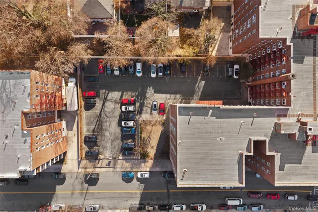 $150,000 | 480 Riverdale Avenue, Unit 2U, Yonkers, NY 10705