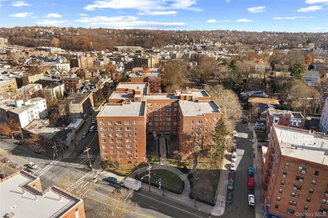 $150,000 | 480 Riverdale Avenue, Unit 2U, Yonkers, NY 10705