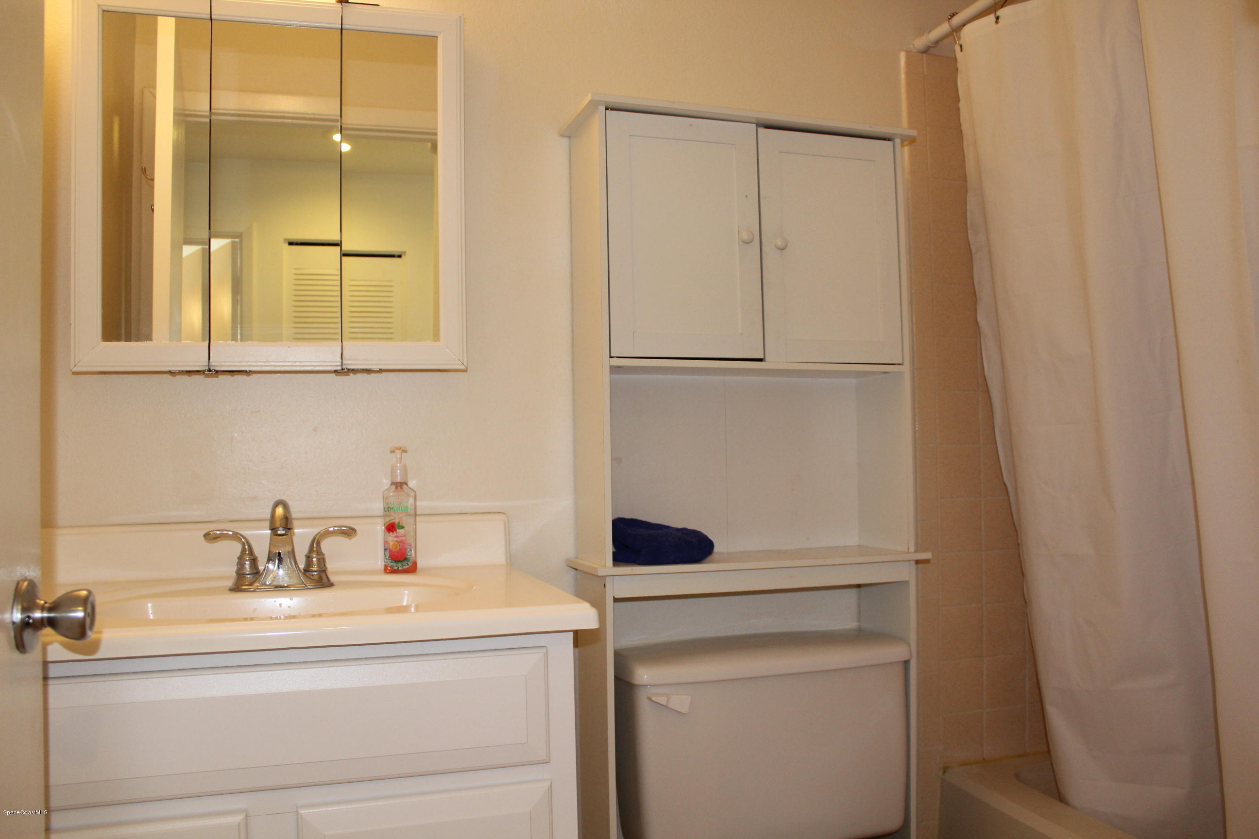 269 Capron Road Cocoa, FL 32927 - Photo 12 of 18 Hall Bathroom