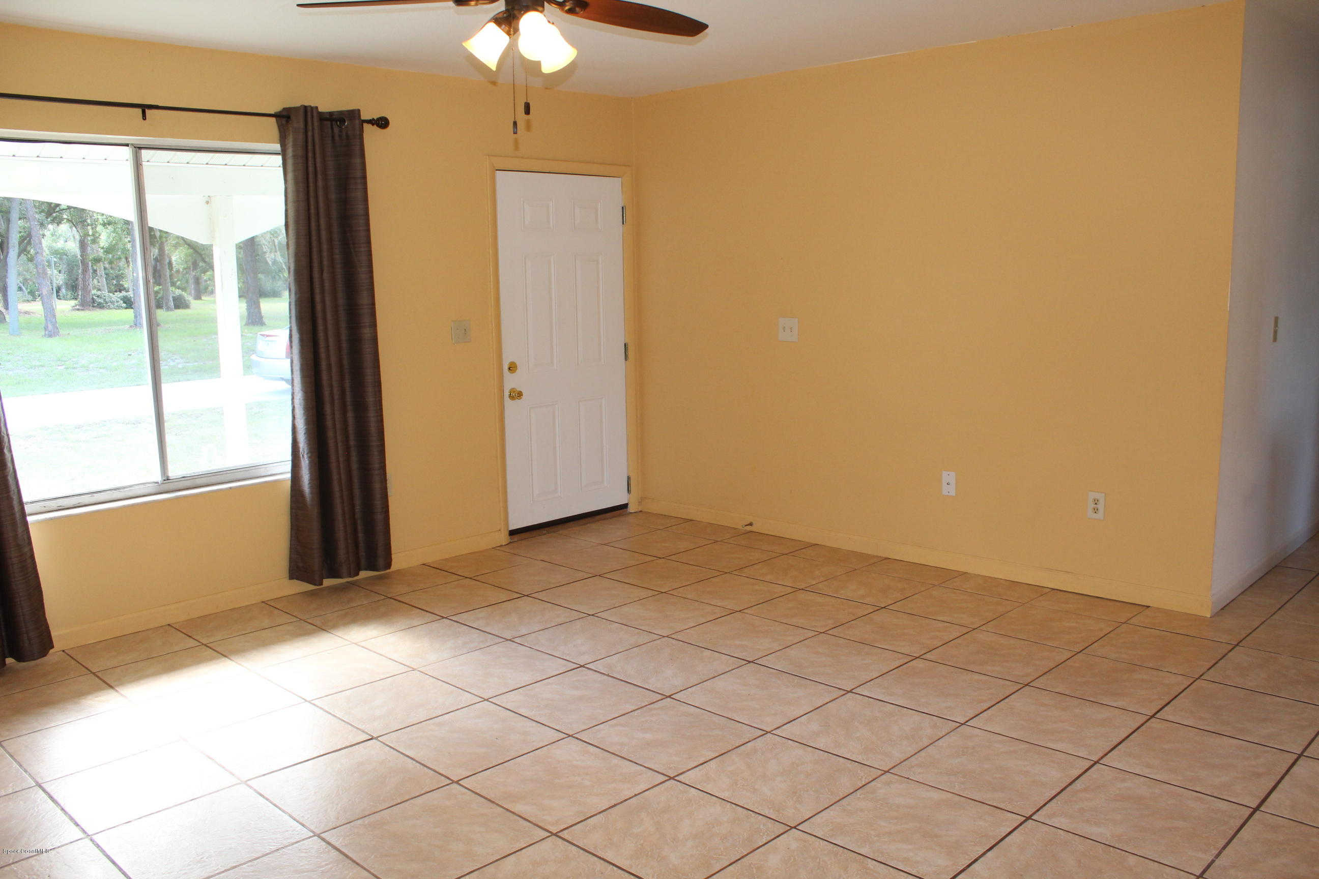 269 Capron Road Cocoa, FL 32927 - Photo 3 of 18 Large Living Rm