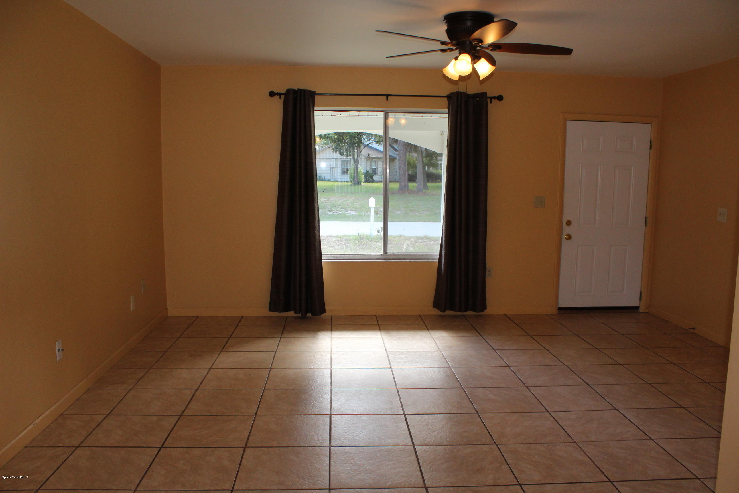 269 Capron Road Cocoa, FL 32927 - Photo 4 of 18 Living Room View2