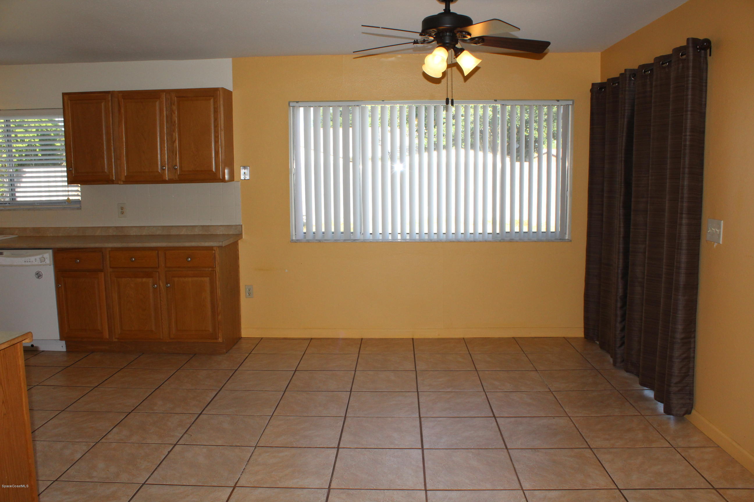 269 Capron Road Cocoa, FL 32927 - Photo 6 of 18 Dining Opens to Kitchen