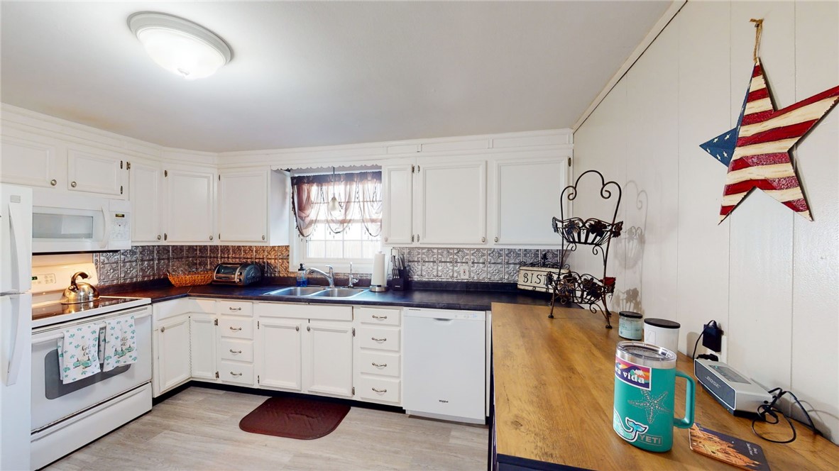 13 Herbert Street Smithfield, RI 02828 - Photo 15 of 36