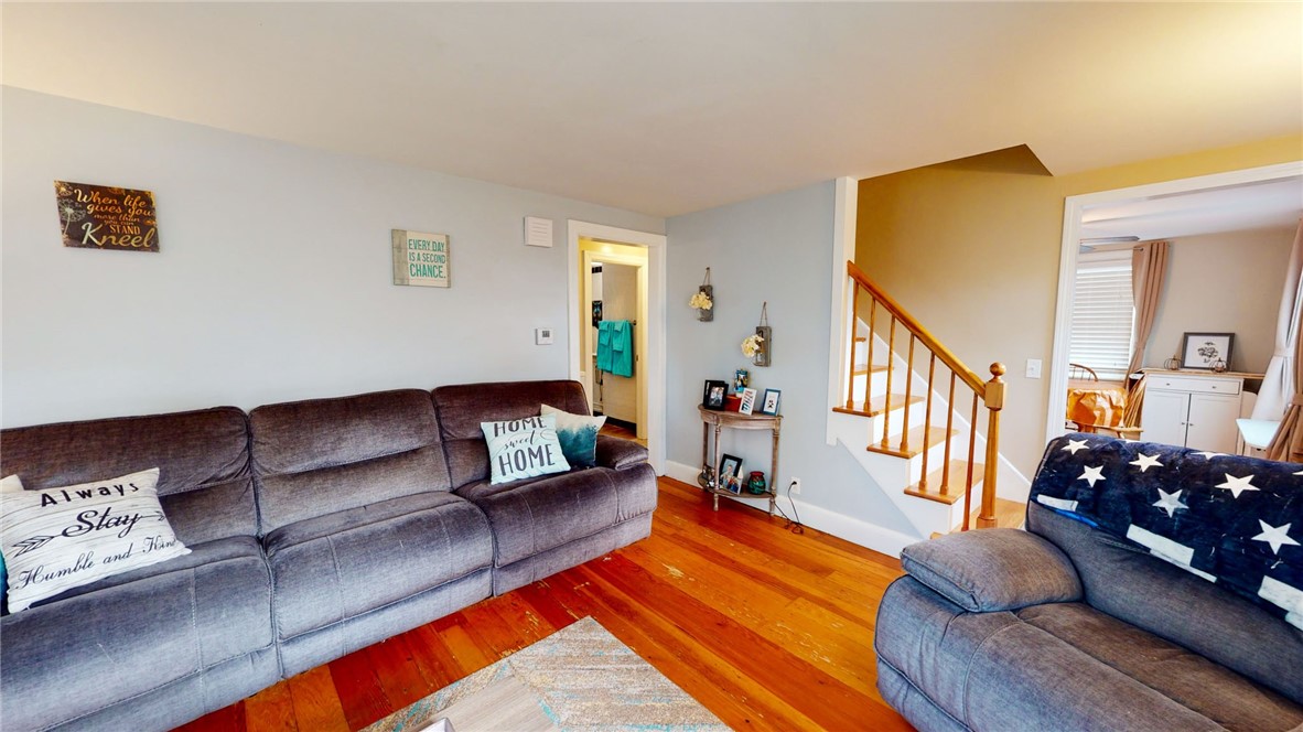 13 Herbert Street Smithfield, RI 02828 - Photo 4 of 36