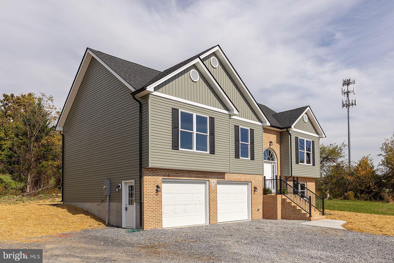 978 Round Hill Road Winchester, VA 22603 - Photo 3 of 41 Lots of parking +the Fully Finished Garage