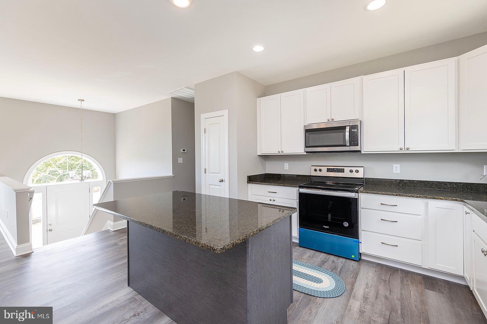978 Round Hill Road Winchester, VA 22603 - Photo 9 of 41 Stainless Steel appliances