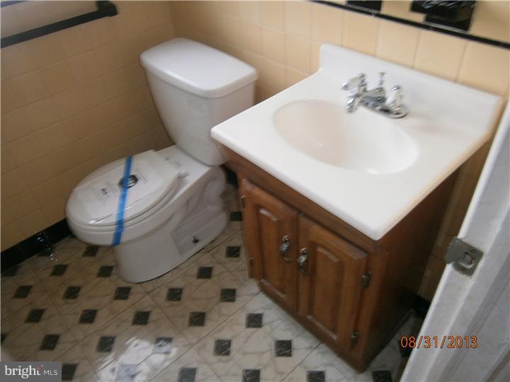 1300 Edgehill Road Darby, PA 19023 - Photo 10 of 10 Bathroom