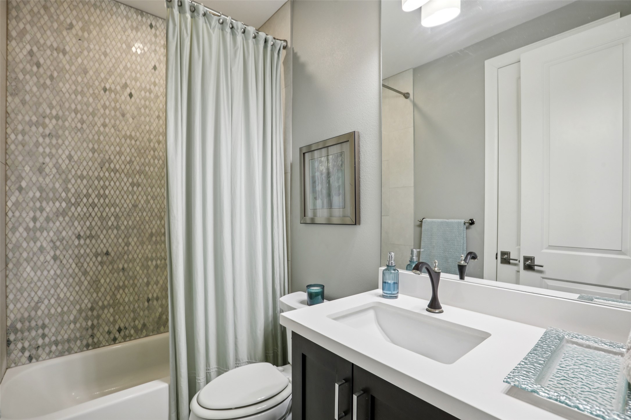 1000 Jonathan Cove Georgetown, TX 78628 - Photo 25 of 40 Secondary full bath upstairs