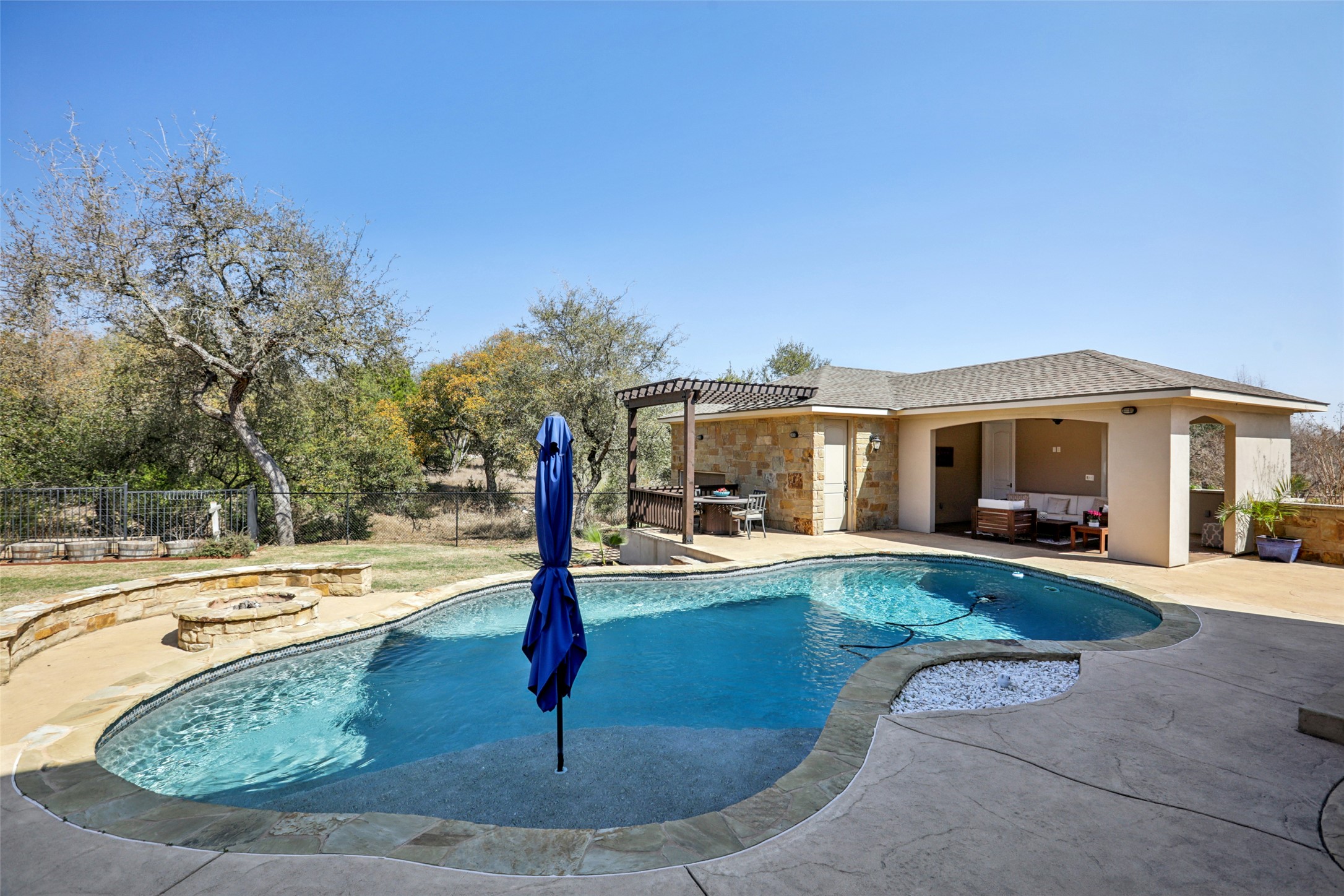 1000 Jonathan Cove Georgetown, TX 78628 - Photo 35 of 40 Sparkling in-ground pool