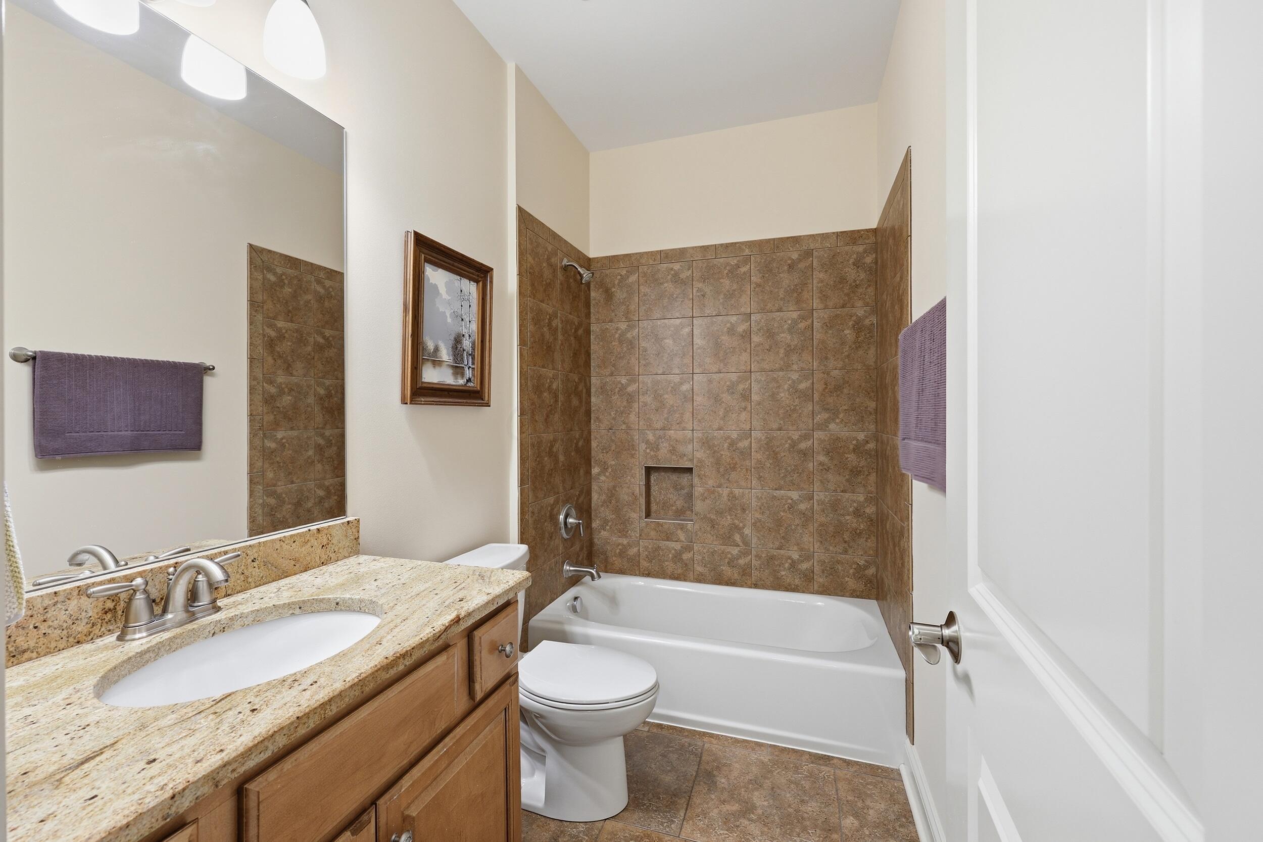 3233 Armscote Road Dublin, OH 43017 - Photo 28 of 46 Full hall bath