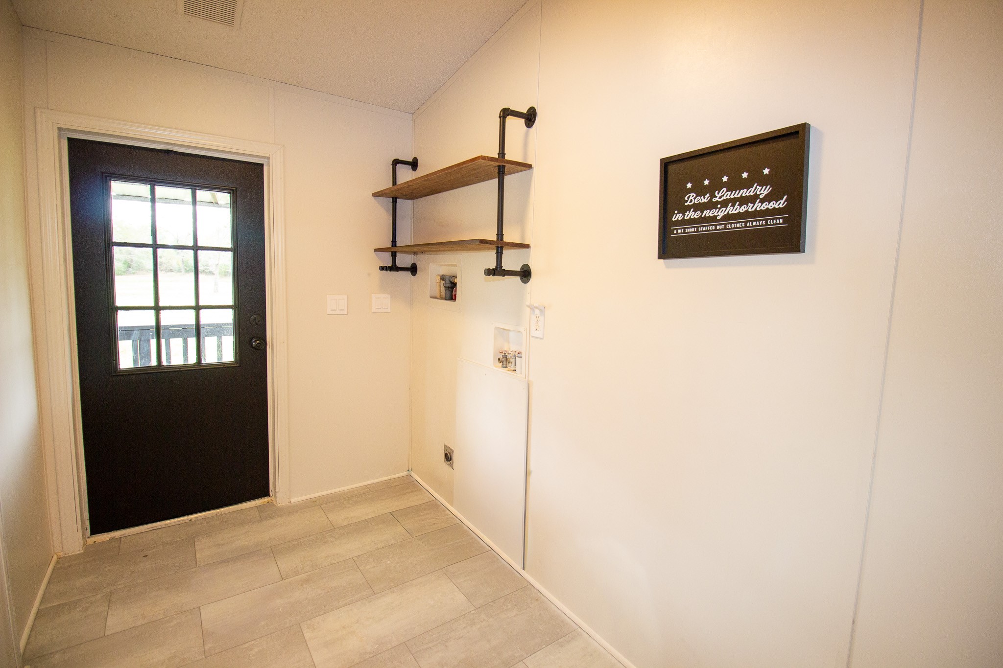 42857 Henson Road Hempstead, TX 77445 - Photo 17 of 20 a view of a bathroom with a sink