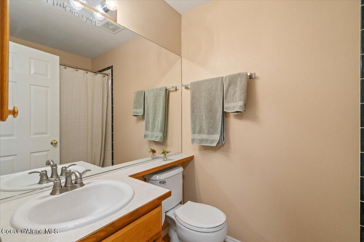 5765 North Carlisle Road Coeur D'Alene, ID 83815 - Photo 28 of 62 28-Full Bathroom