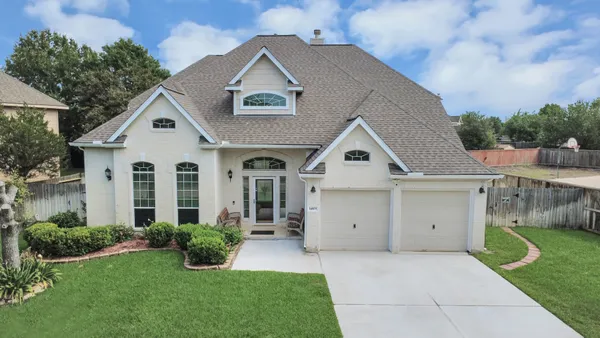 $359,900 | 14103 Imperial Wood Lane, Rosharon, TX 77583