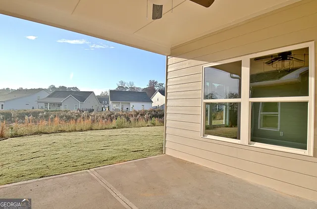 a sign that is on the side of the road