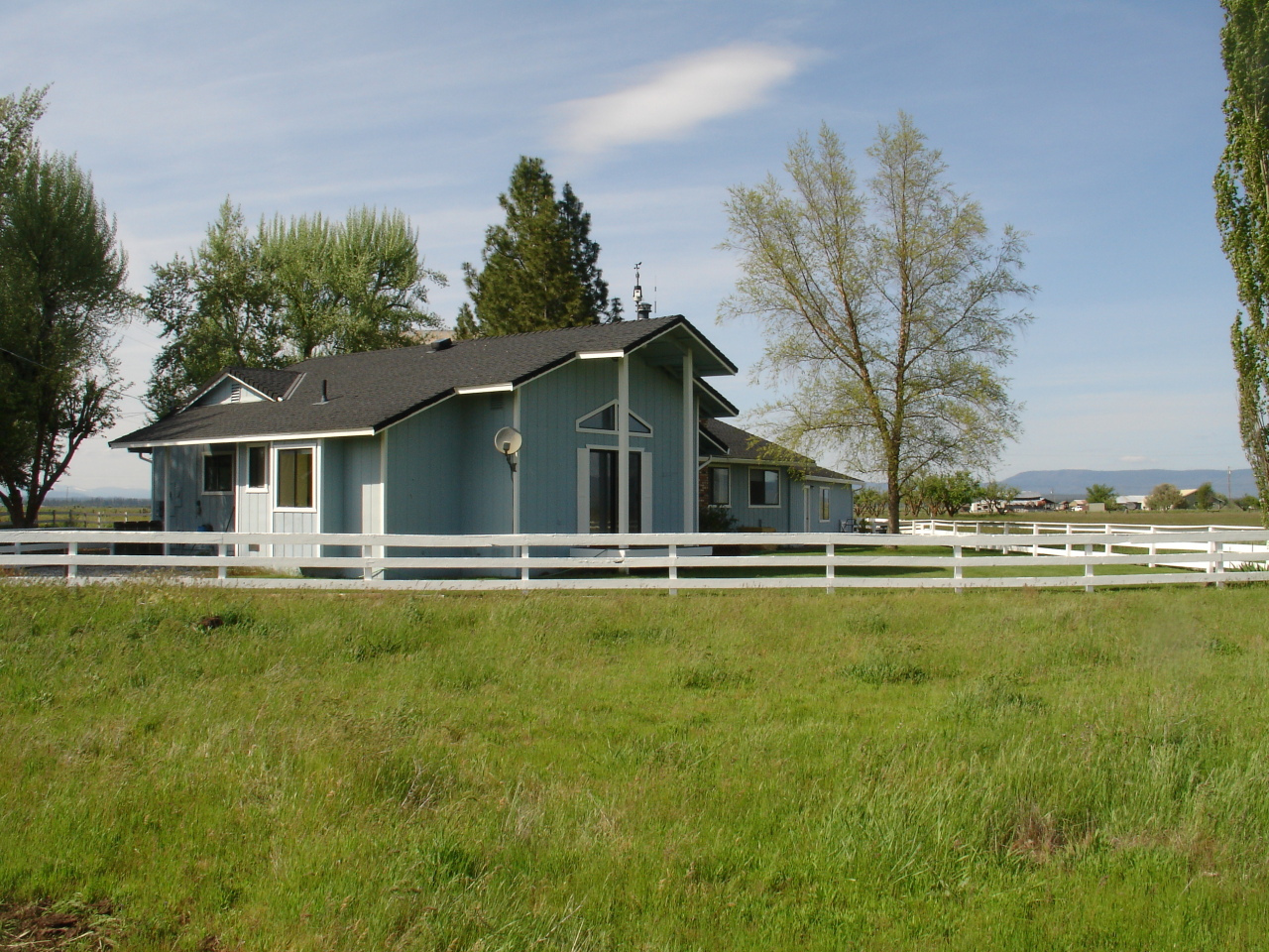 41863 McArthur Road Fall River Mills, CA 96028 - Photo 1 of 8 Large country home
