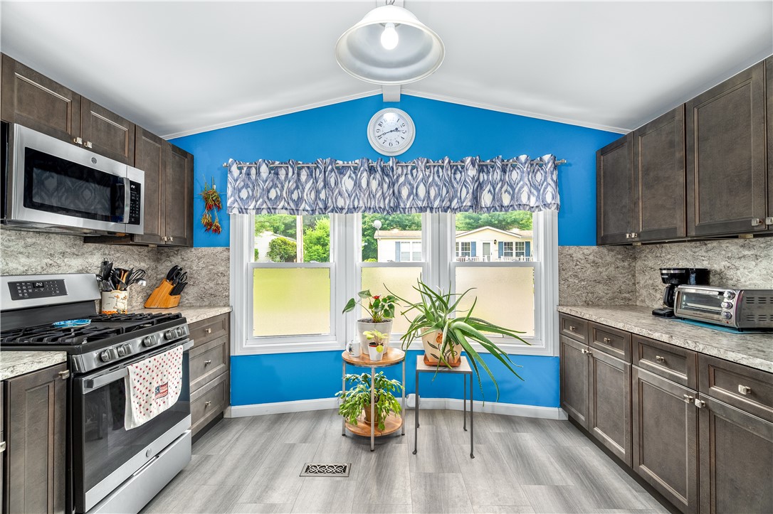 464 Gardiner Road Richmond, RI 02892 - Photo 8 of 37