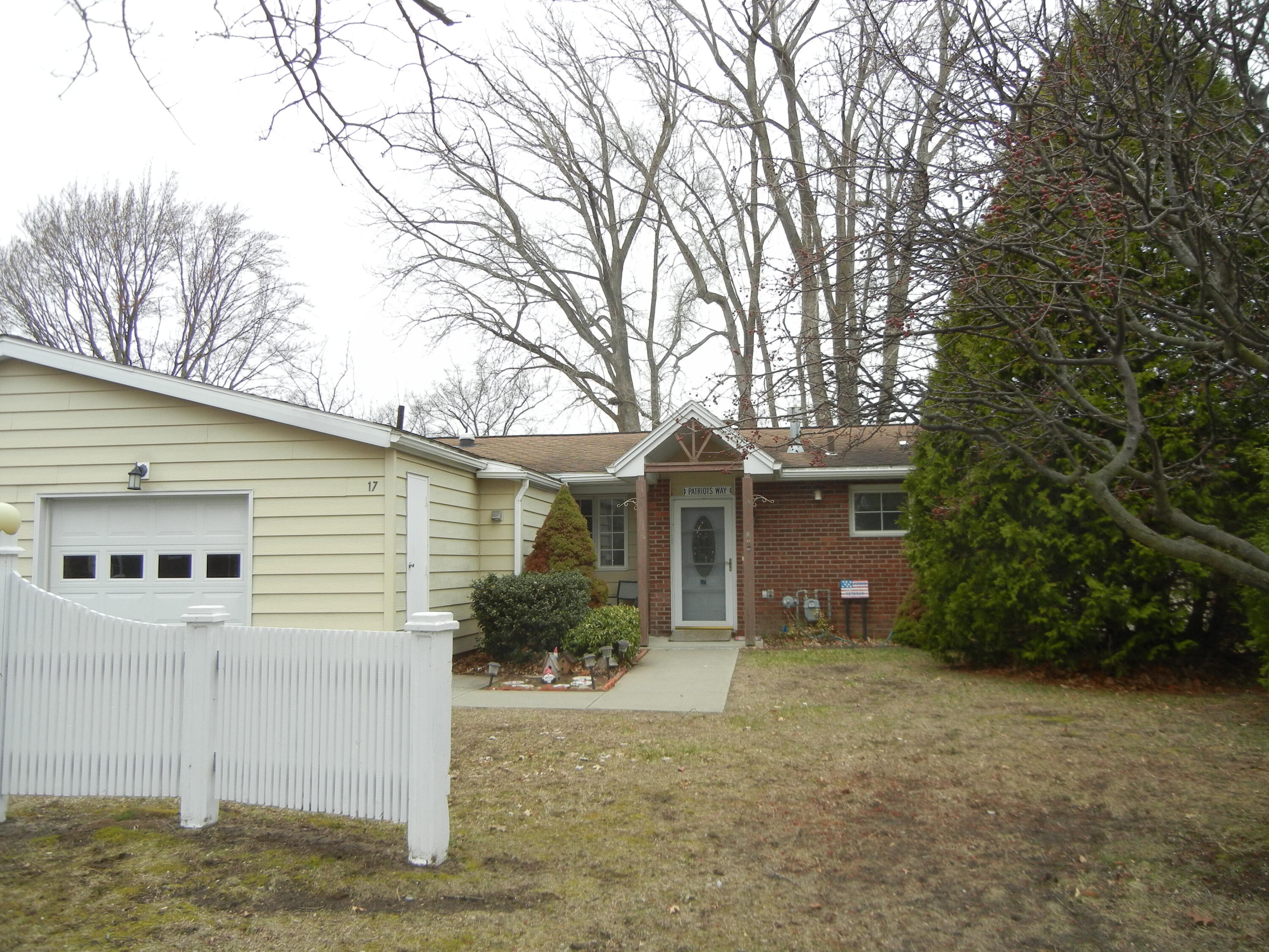 17 Maryland Road Plattsburgh, NY 12903 - Photo 2 of 20