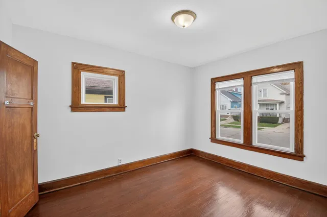 $1,375 | 1927 Harriet Street, Racine, WI 53404