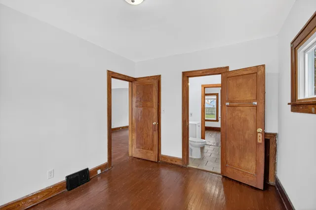 $1,375 | 1927 Harriet Street, Racine, WI 53404