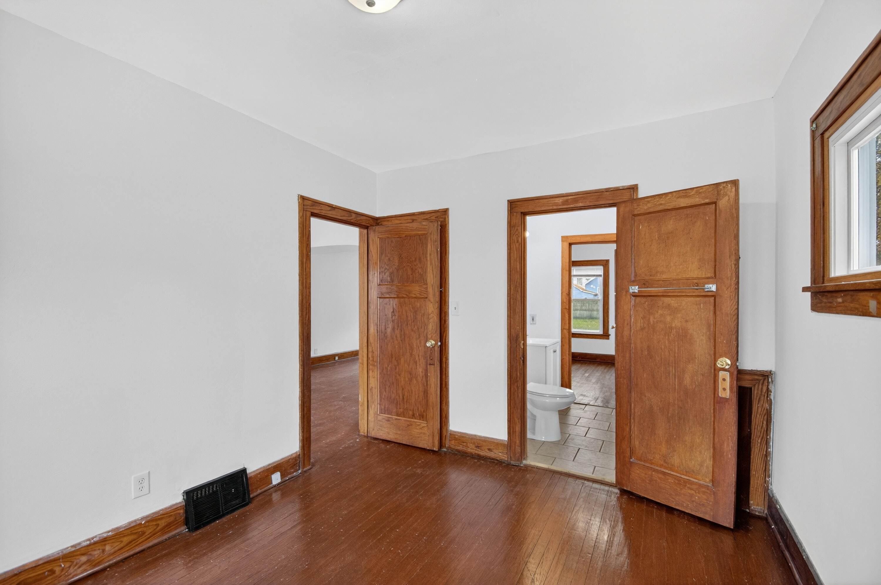 1927 Harriet Street Racine, WI 53404 - Photo 12 of 29 DSC_8189