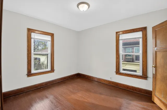 $1,375 | 1927 Harriet Street, Racine, WI 53404