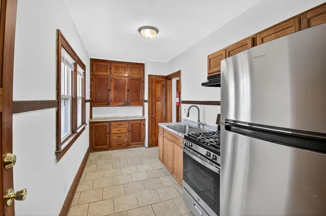 $1,375 | 1927 Harriet Street, Racine, WI 53404