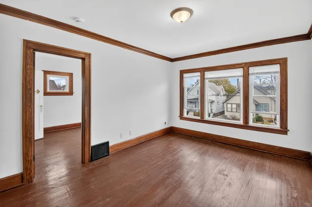 $1,375 | 1927 Harriet Street, Racine, WI 53404