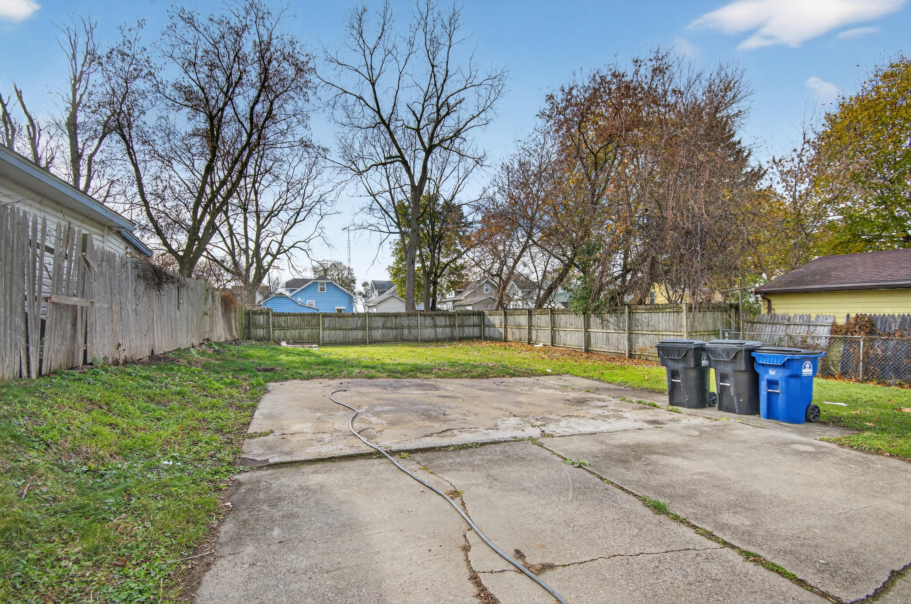 1927 Harriet Street Racine, WI 53404 - Photo 3 of 29 DSC_8112