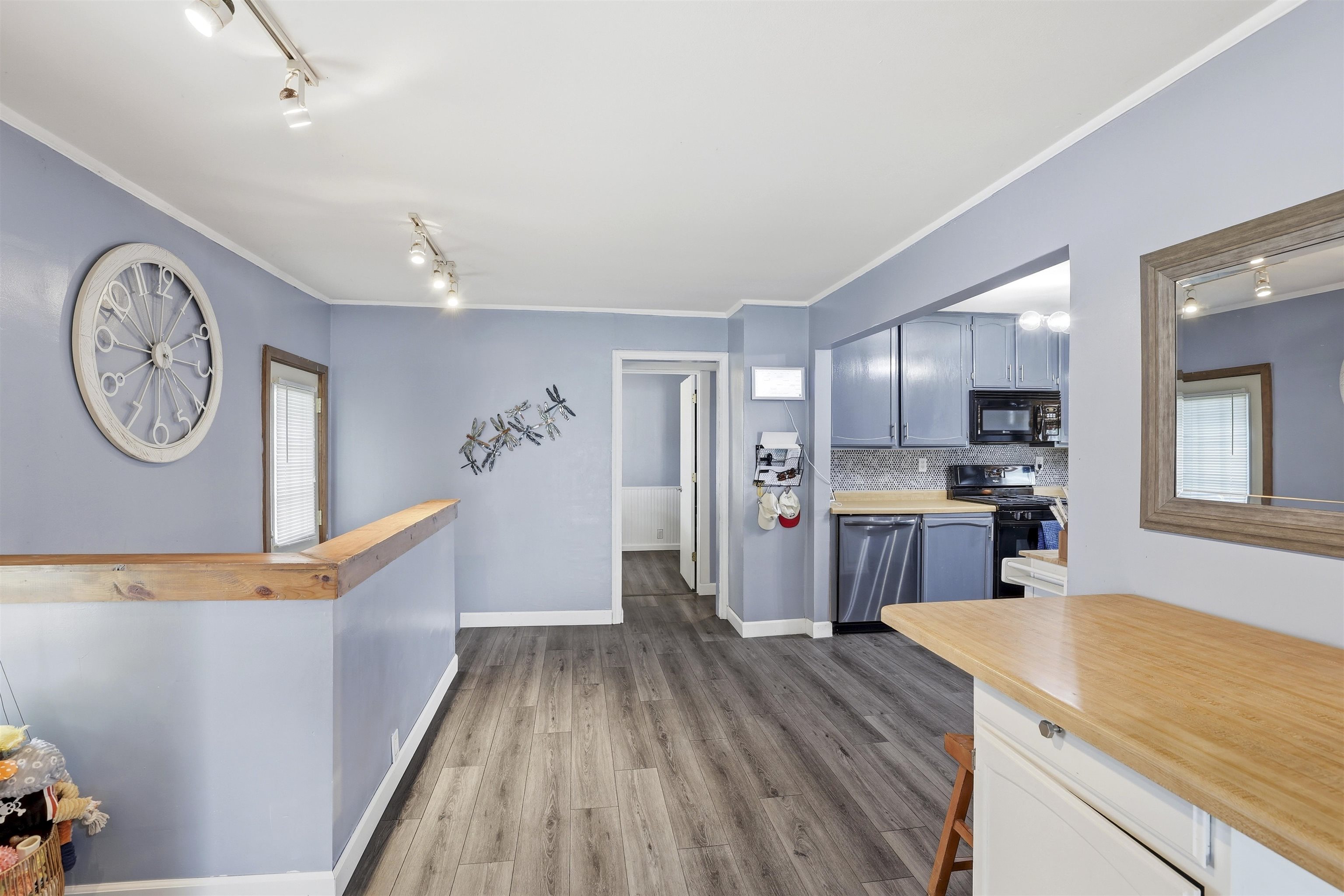 709 East Goodall Street Appleton, WI 54915 - Photo 5 of 28