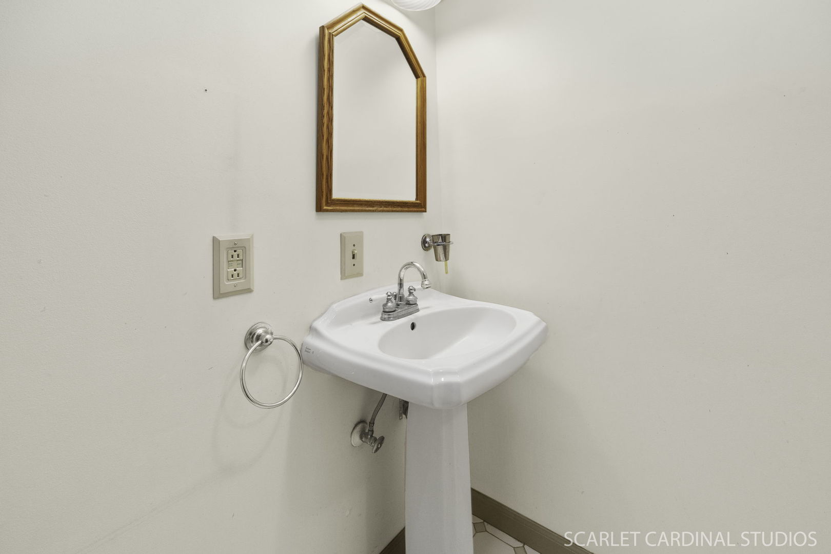 1321 South Finley Road, Unit 416 Lombard, IL 60148 - Photo 15 of 19 a bathroom with a sink and a mirror