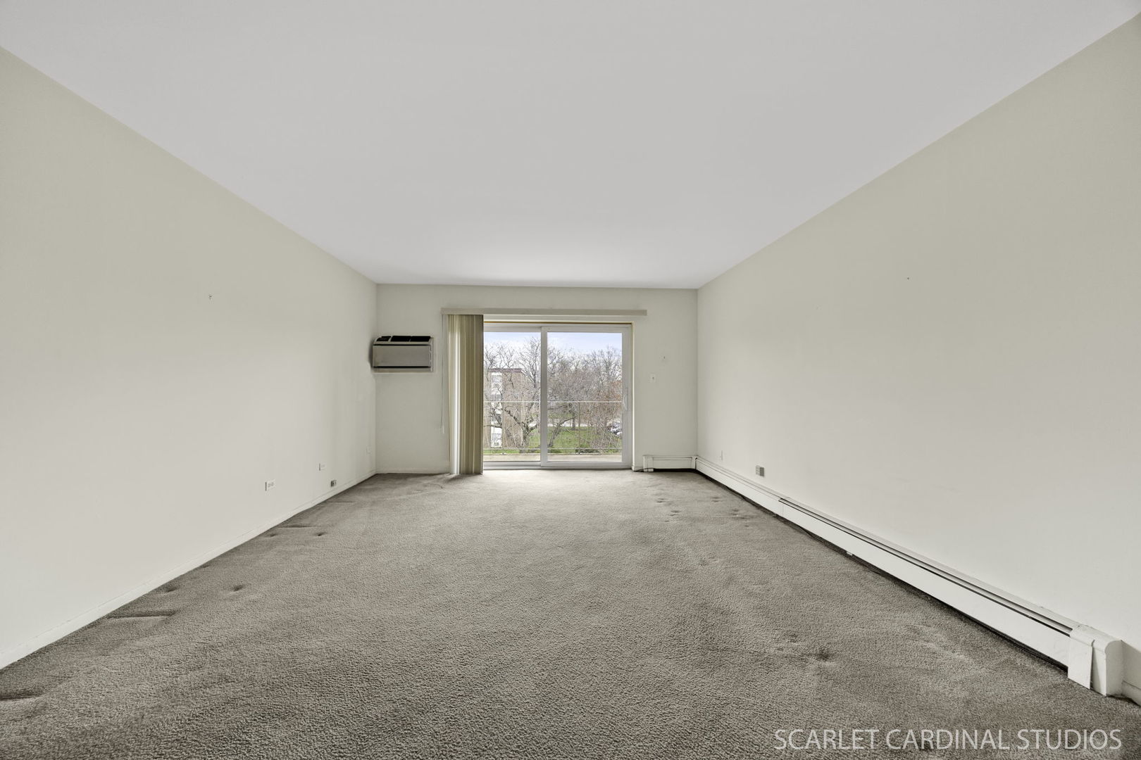 1321 South Finley Road, Unit 416 Lombard, IL 60148 - Photo 4 of 19 an empty room with windows