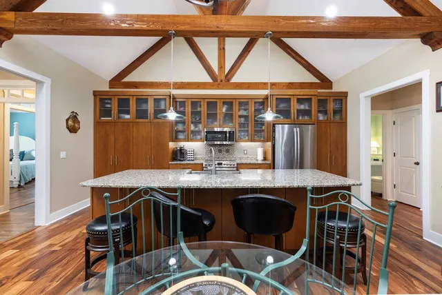 a view of a yard with plants