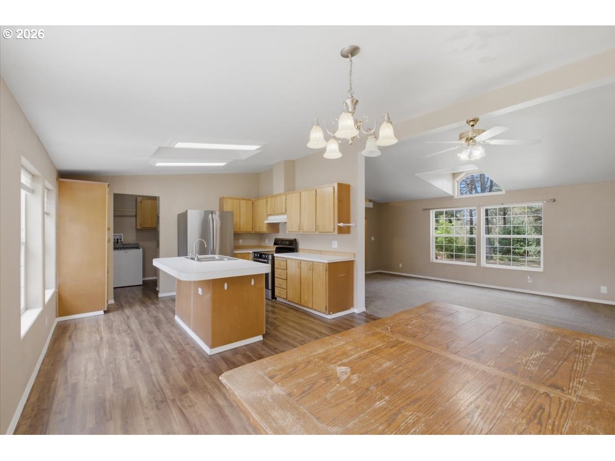 905 Mountain View Road Sweet Home, OR 97386 - Photo 8 of 42