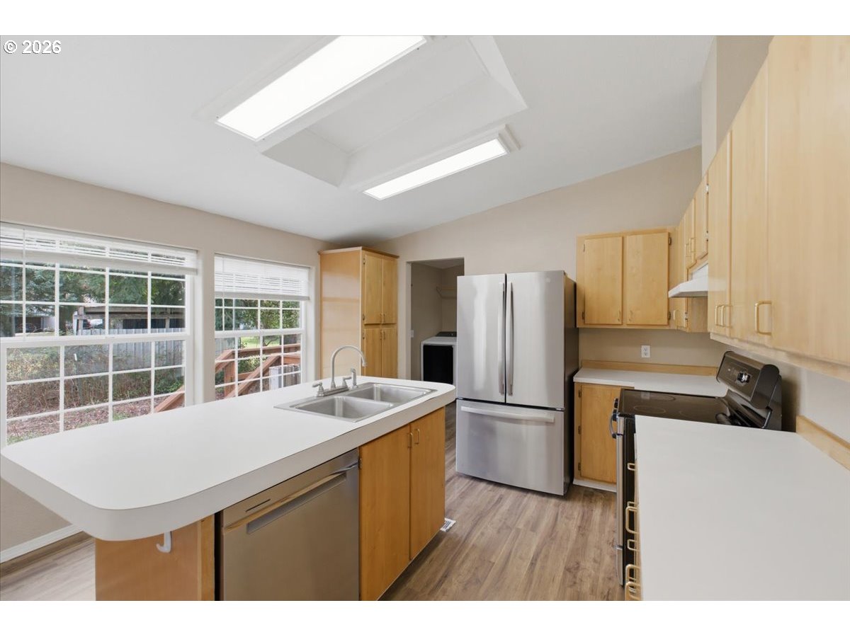 905 Mountain View Road Sweet Home, OR 97386 - Photo 9 of 42