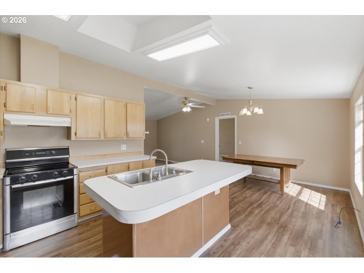 905 Mountain View Road Sweet Home, OR 97386 - Photo 10 of 42