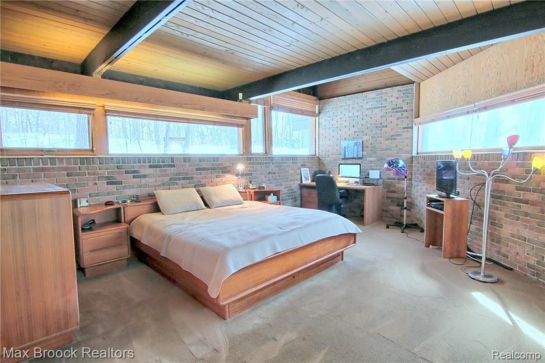4180 Stoddard Road West Bloomfield, MI 48323 - Photo 18 of 43 Master_Bedroom_3rd_View.jpg