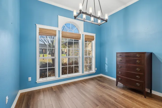 a view of a livingroom with a furniture